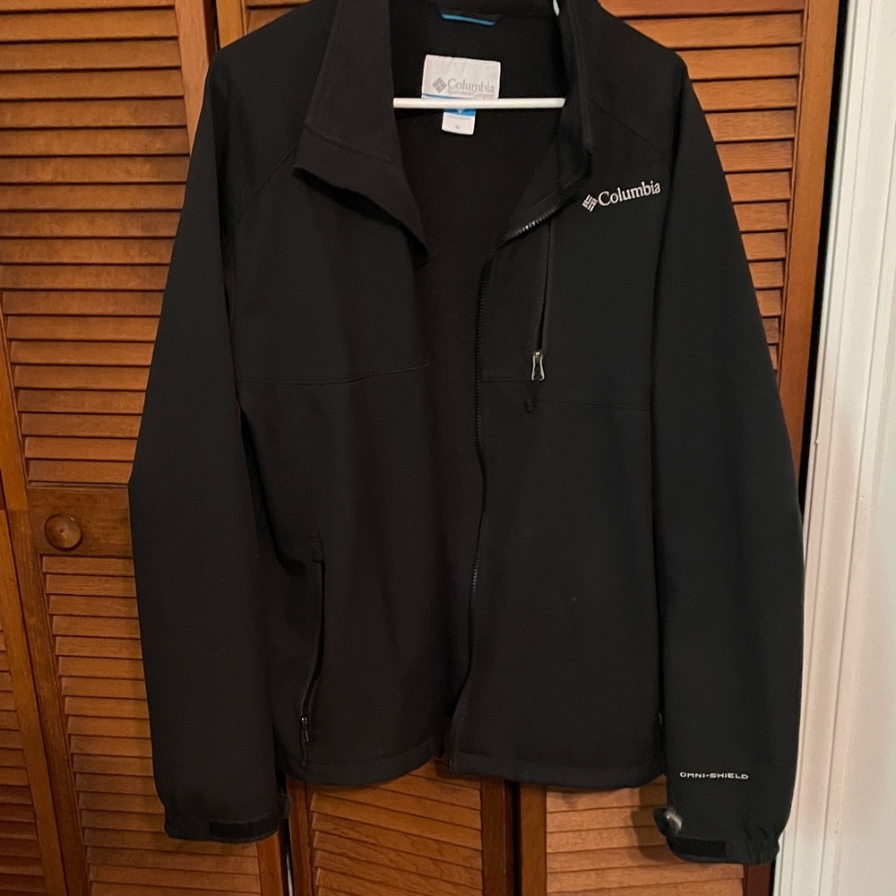 Columbia Men's Black Performance Jacket